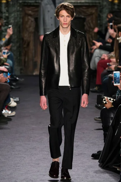 Look 8